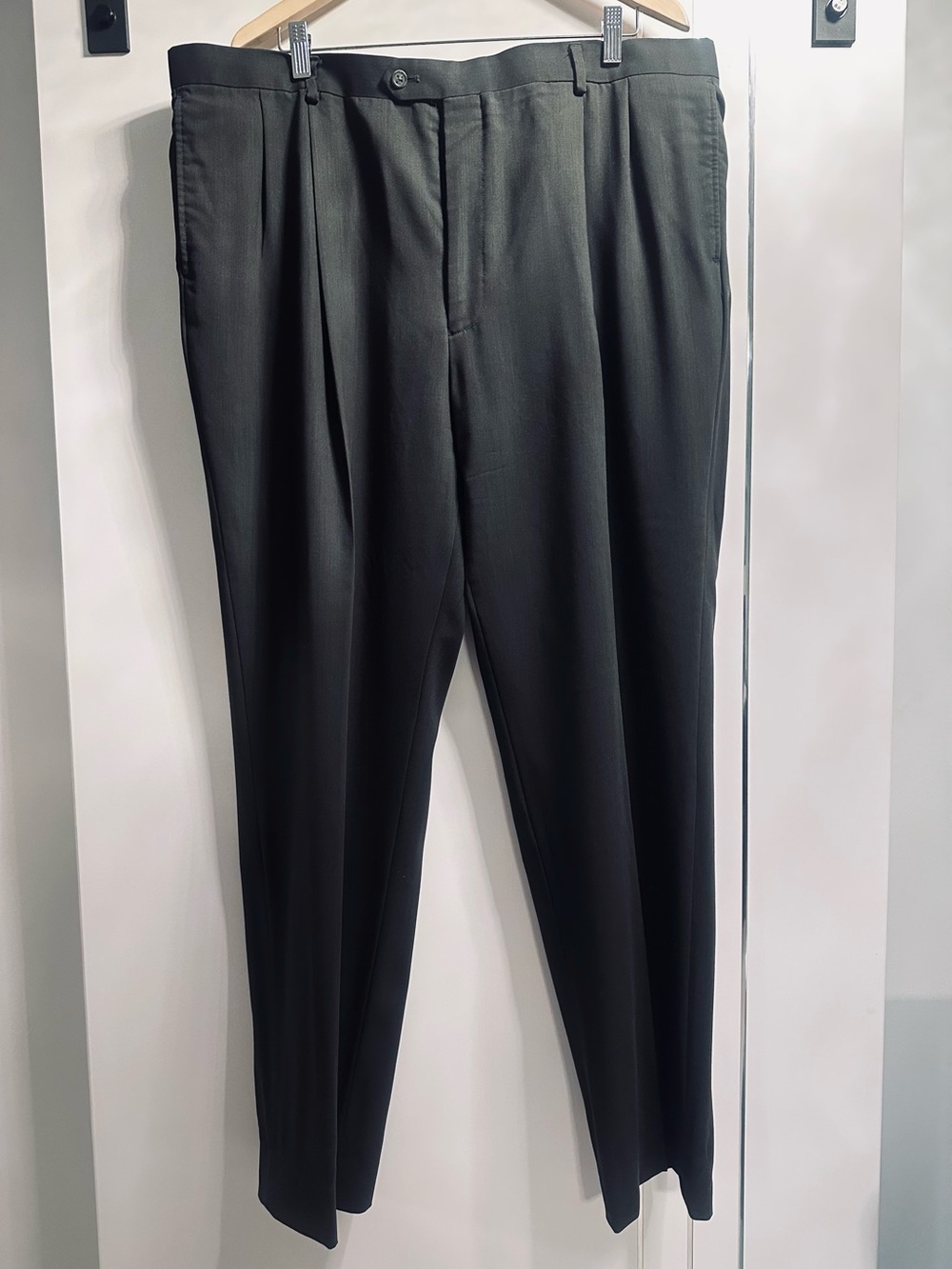 Pronto Uomo 42/32 Dark Charcoal GreyPleated Wool Dress Pants